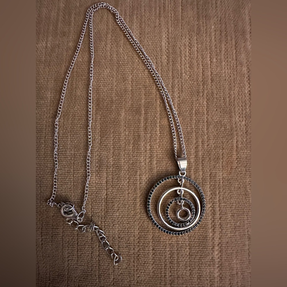 Beautiful necklaces - Picture 4 of 4